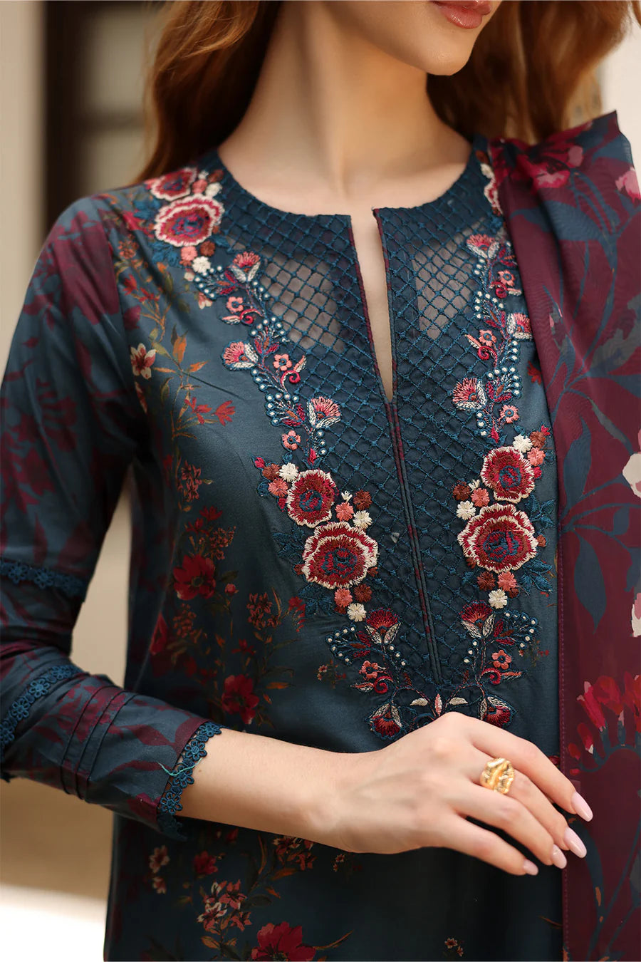 Iznik UE-495 – 3-Piece Printed Lawn Suit