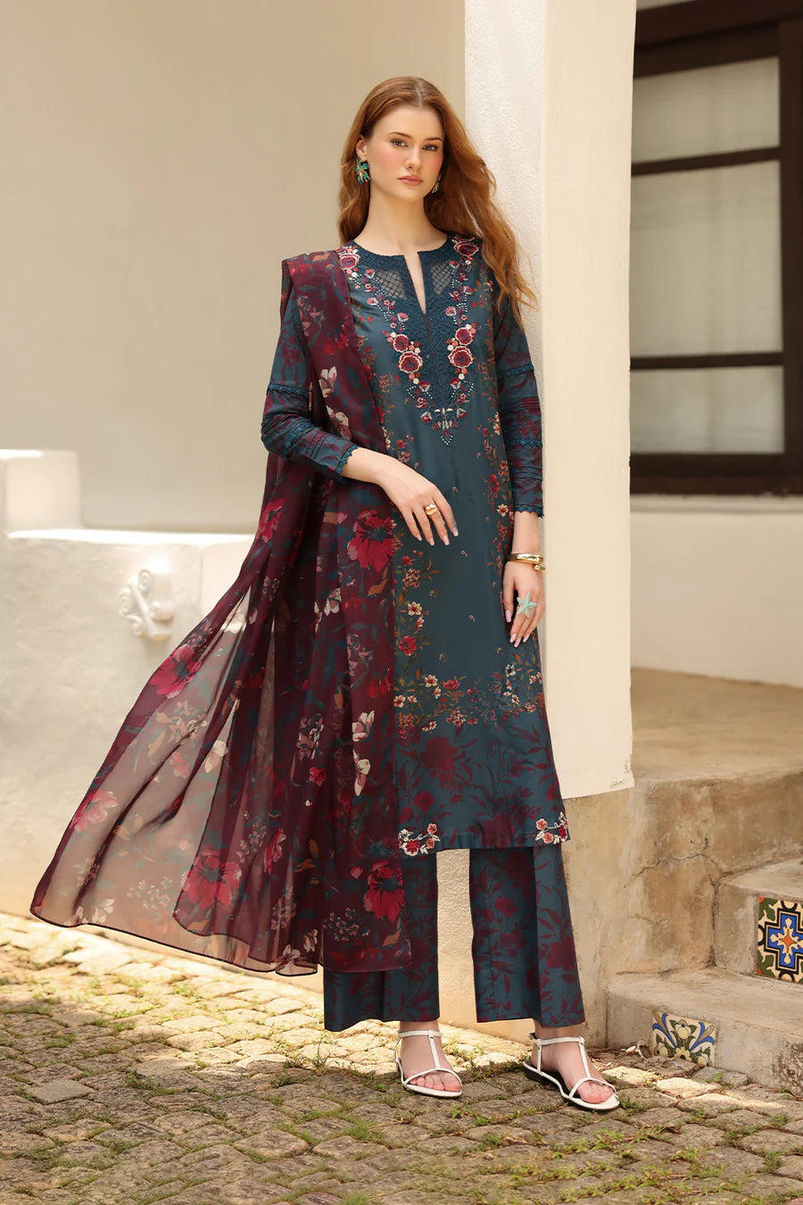 Iznik UE-495 – 3-Piece Printed Lawn Suit