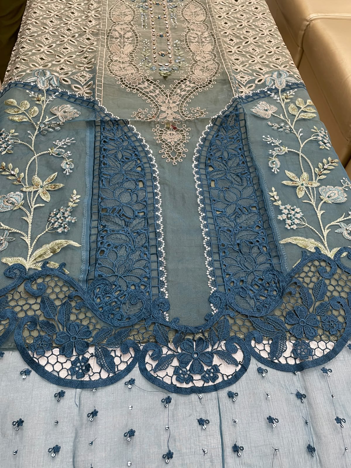 Maria.B Embroidered Lawn Unstitched 3Pc Suit
